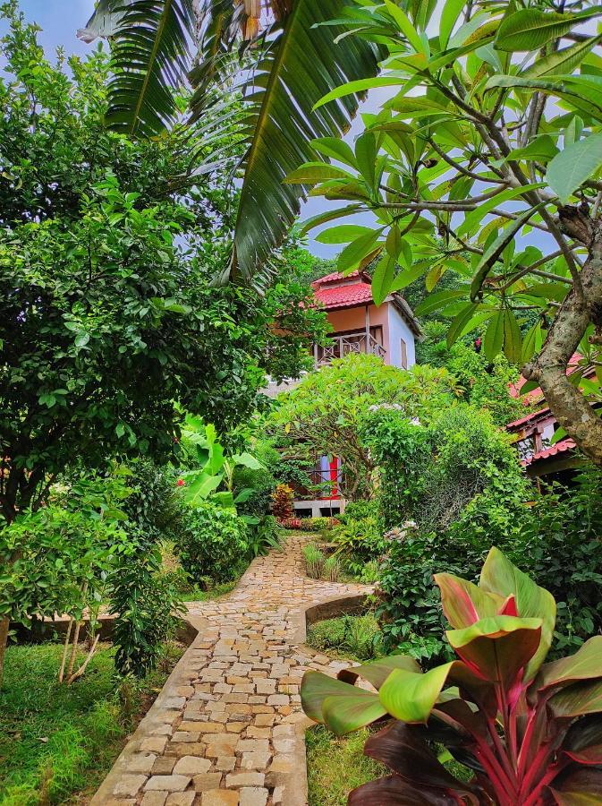 Hotel Benjamin Ambatoloaka  Exterior photo