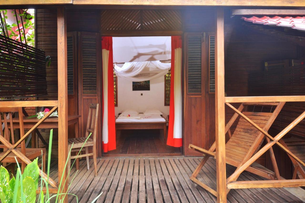 Hotel Benjamin Ambatoloaka  Exterior photo