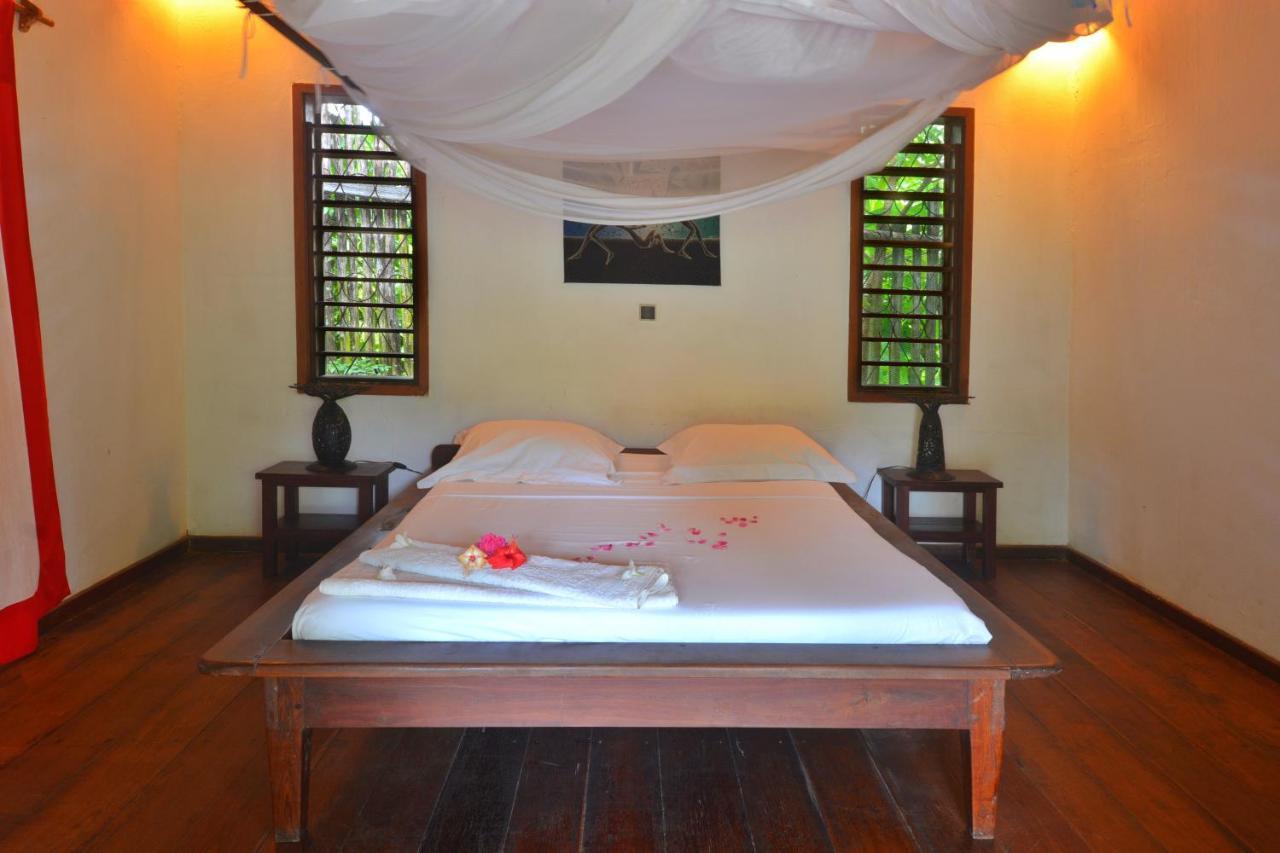 Hotel Benjamin Ambatoloaka  Exterior photo