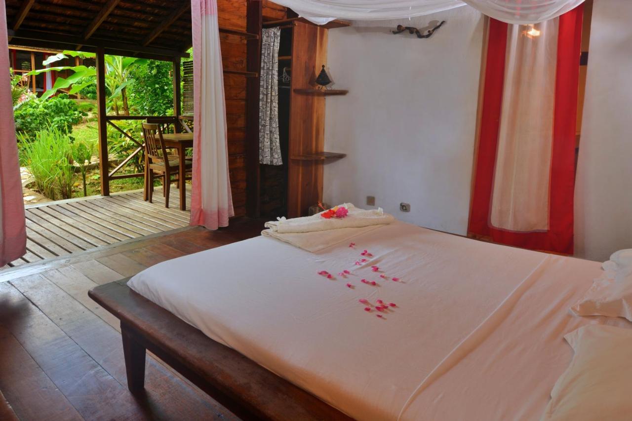 Hotel Benjamin Ambatoloaka  Exterior photo