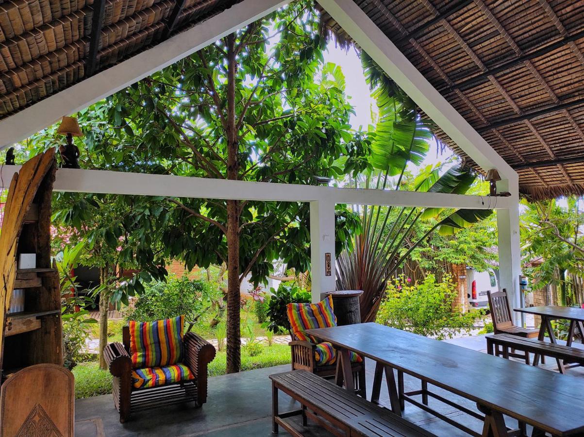 Hotel Benjamin Ambatoloaka  Exterior photo